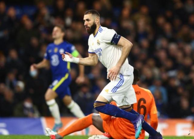 NBA直播-【600字】世一锋争夺战：本泽马or莱万？