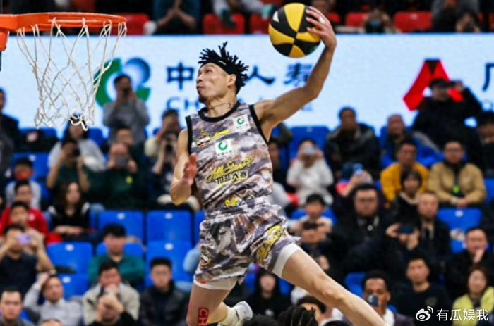山猫体育赛事直播网-男篮40岁老将夺冠！张镇麟宿敌获美国扣篮王：转手送陌生人一辆车|陈登星|扣篮大赛|大赛|冠军|飞跃_新浪体育_新浪新闻